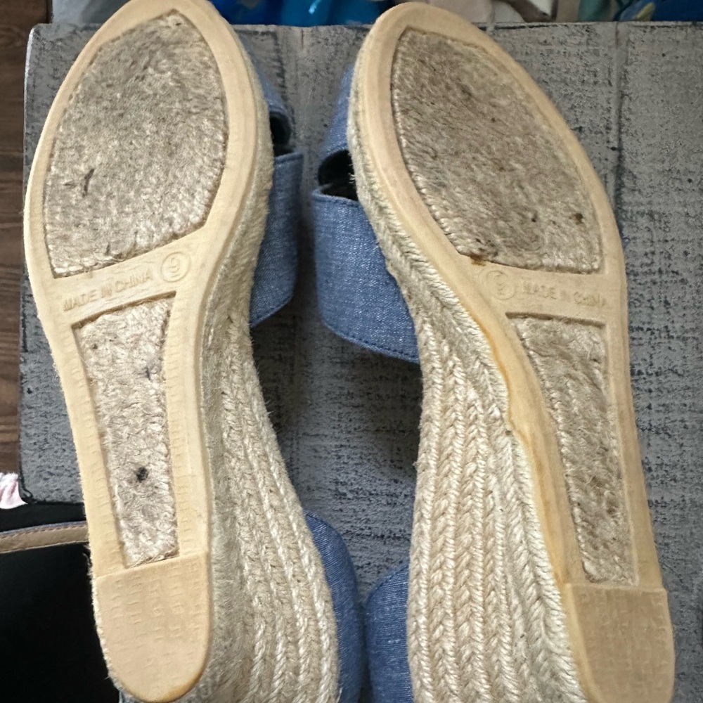 Talbots Denim Chambray Blue Women's Sandals Espadrilles Size 9 EUC - Picture 3 of 3